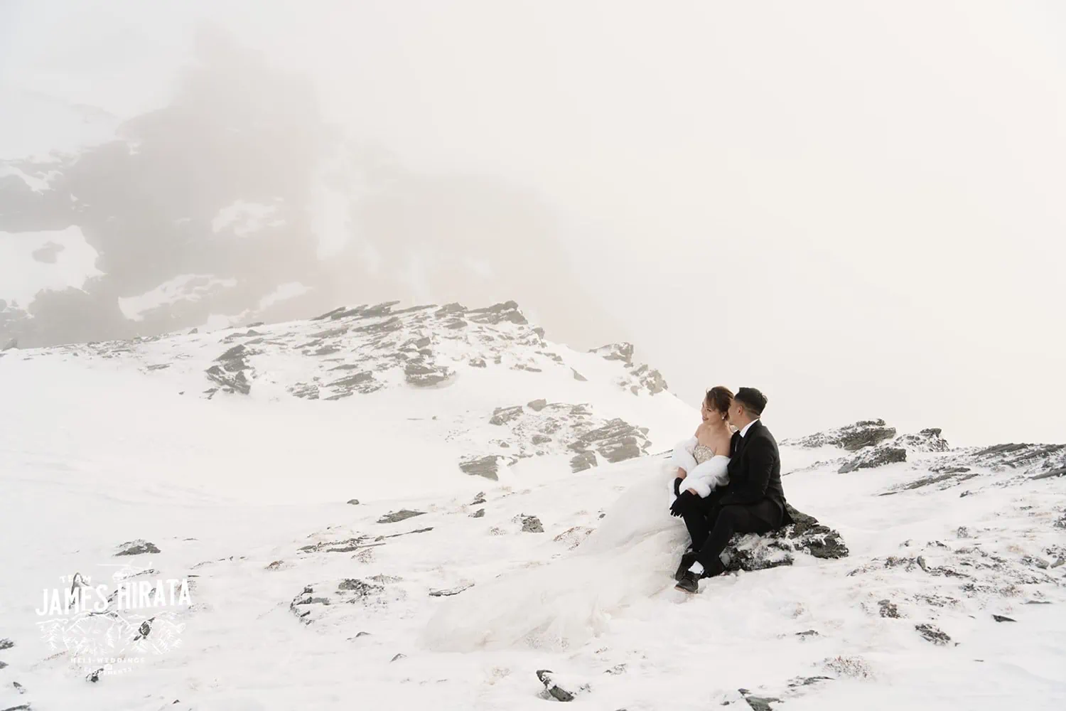 Joan & Brandon: Snowy mountain pre-wedding photoshoot.