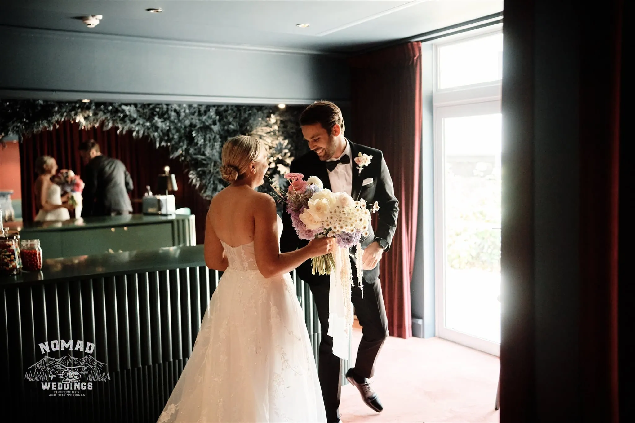 Emma \u0026 Ryan | Mt. Roy's Peak Heli Elopement Wedding - Elopement \u0026 Heli  Wedding Packages, Queenstown New Zealand | Nomad Weddings, image size:2048x1365
