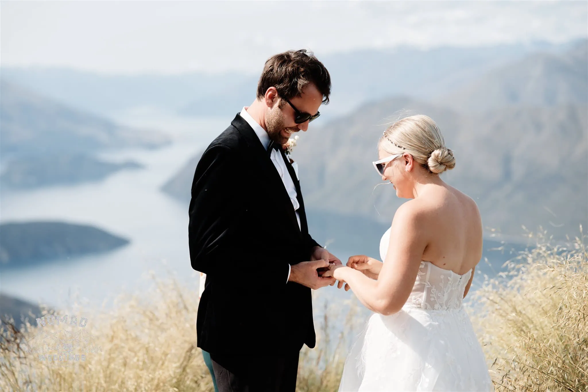 Queenstown New Zealand Coromandel Peak Heli Elopement Wedding Elopement Wedding Photographer  Lake Lochnagar jpg.