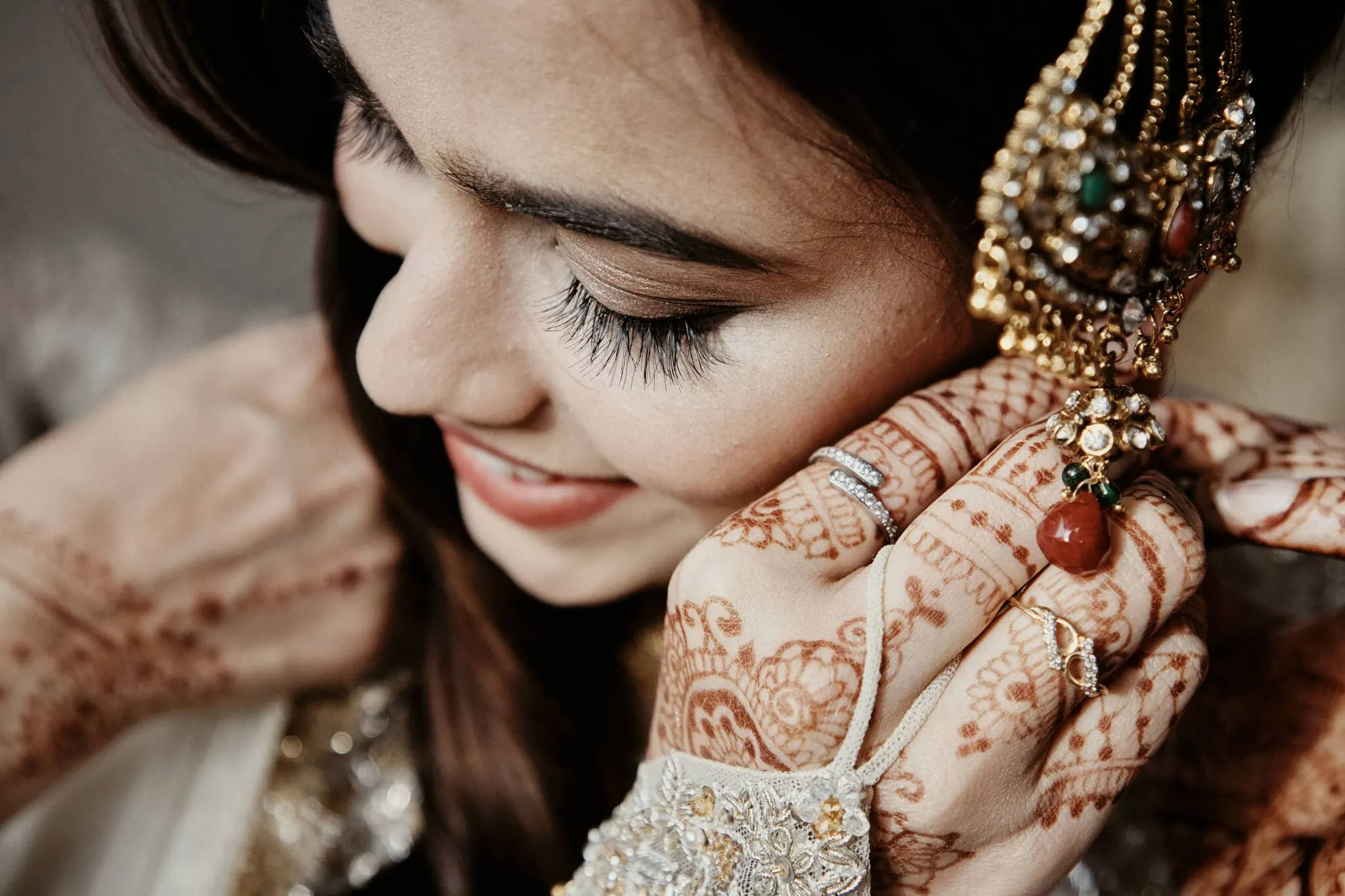 Queenstown New Zealand Elopement Wedding Photographer - A Queenstown Islamic wedding with Yumn and Wasim, featuring a bride adorning henna jewelry.