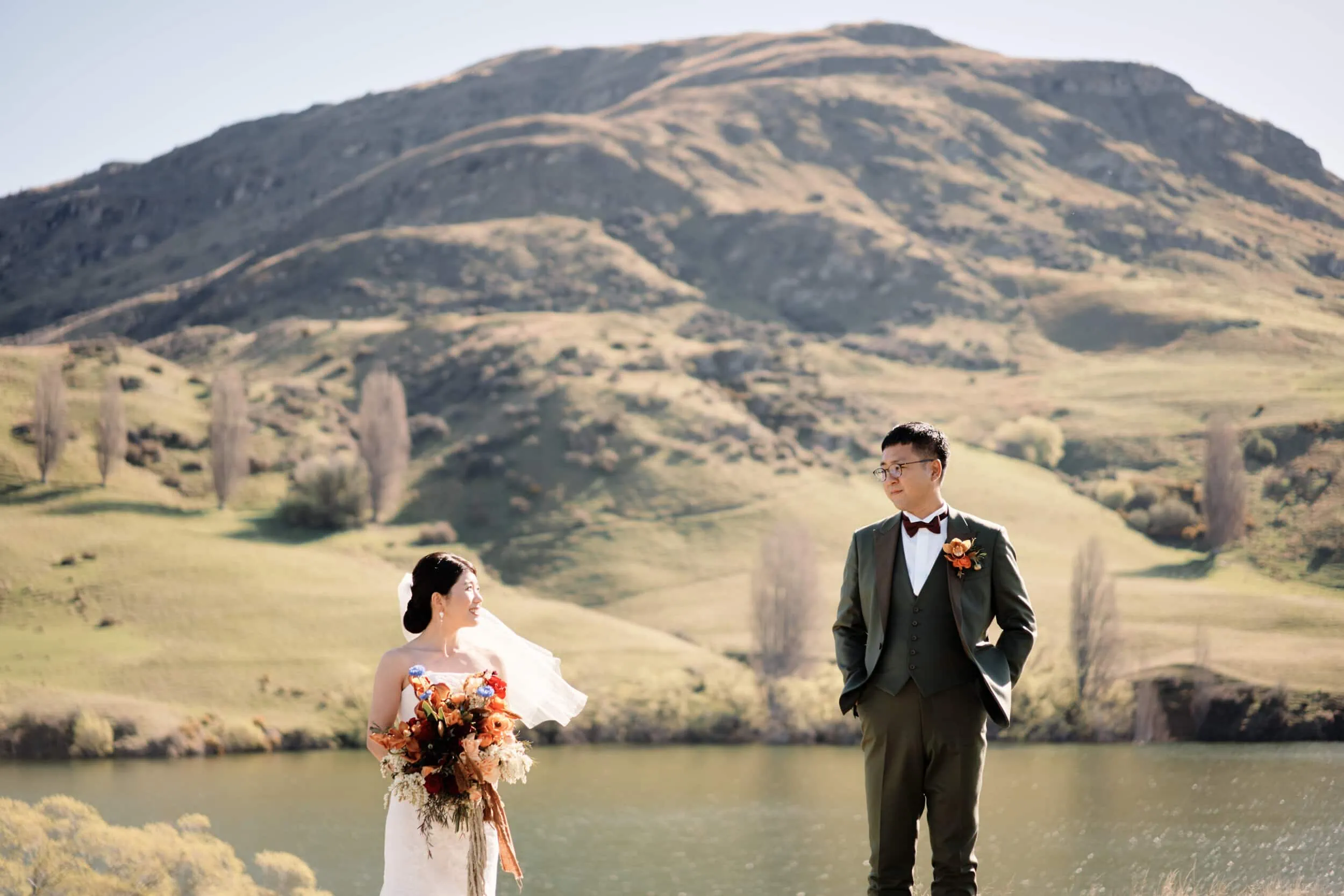 Queenstown Wedding Photographer Asumi & Atsushi, a bride and groom, in Queenstown, New Zealand.
