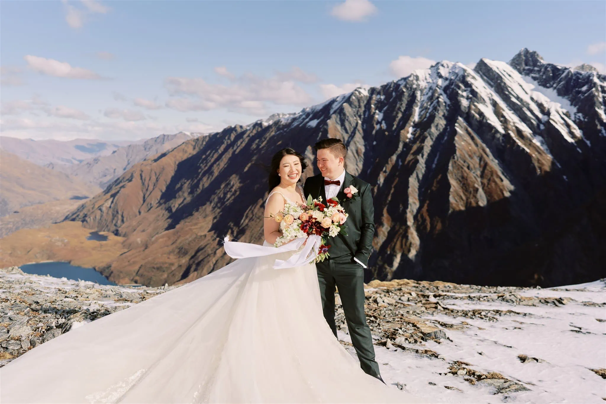 Queenstown Elopement Heli Wedding Photographer クイーンズタウン結婚式 | An elopement wedding on top of a snow covered mountain.