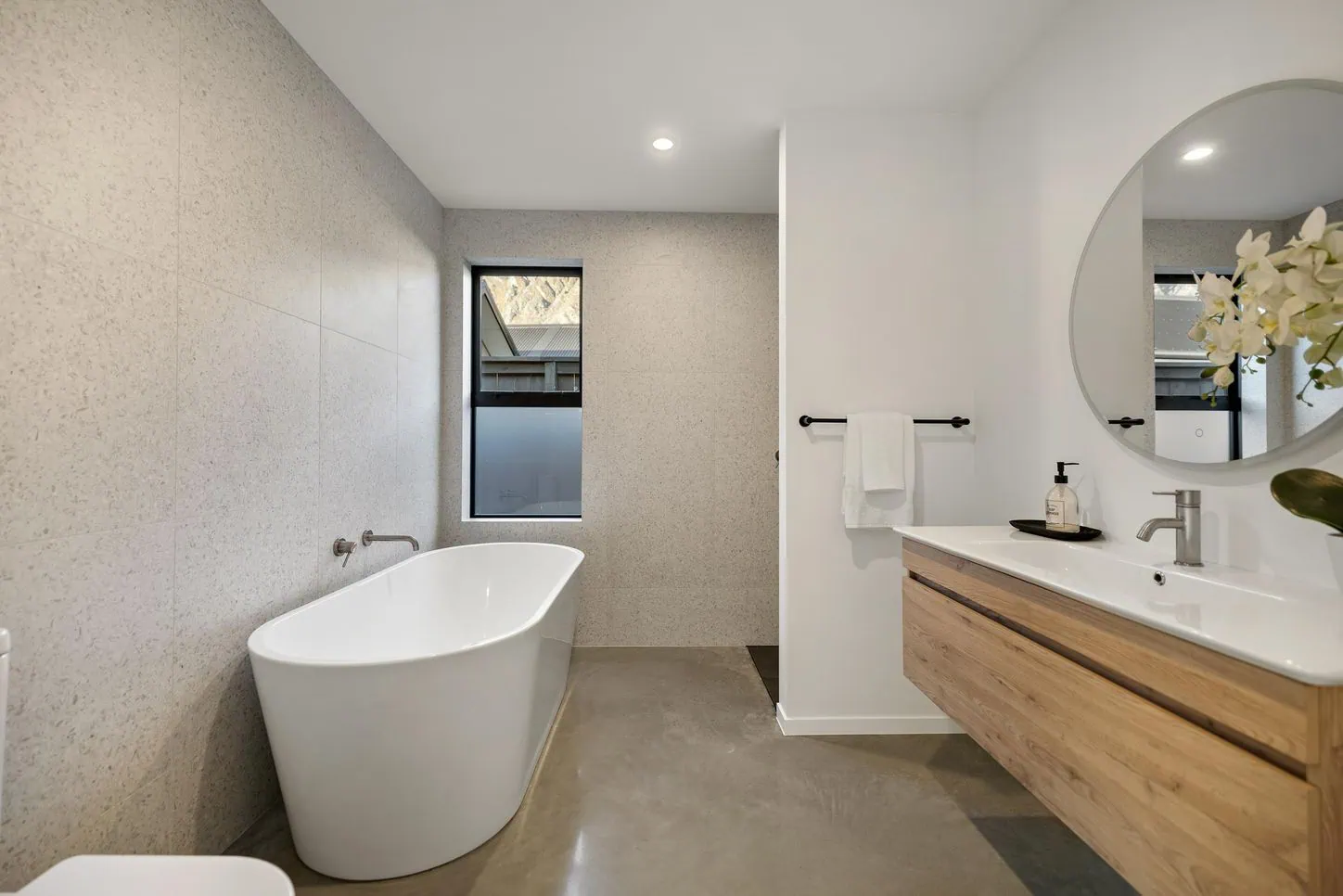 queenstown jacks point airbnb short term accommodation rental house booking.com